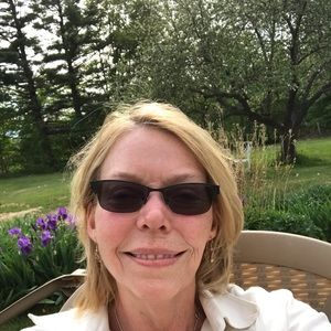 Meet your Posher, Deborah